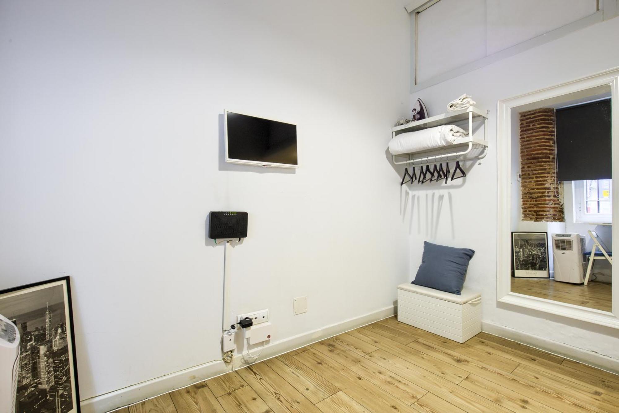 Intimo Estudio En Madrid, Centro, 2Pax, Wifi & Tv Kültér fotó