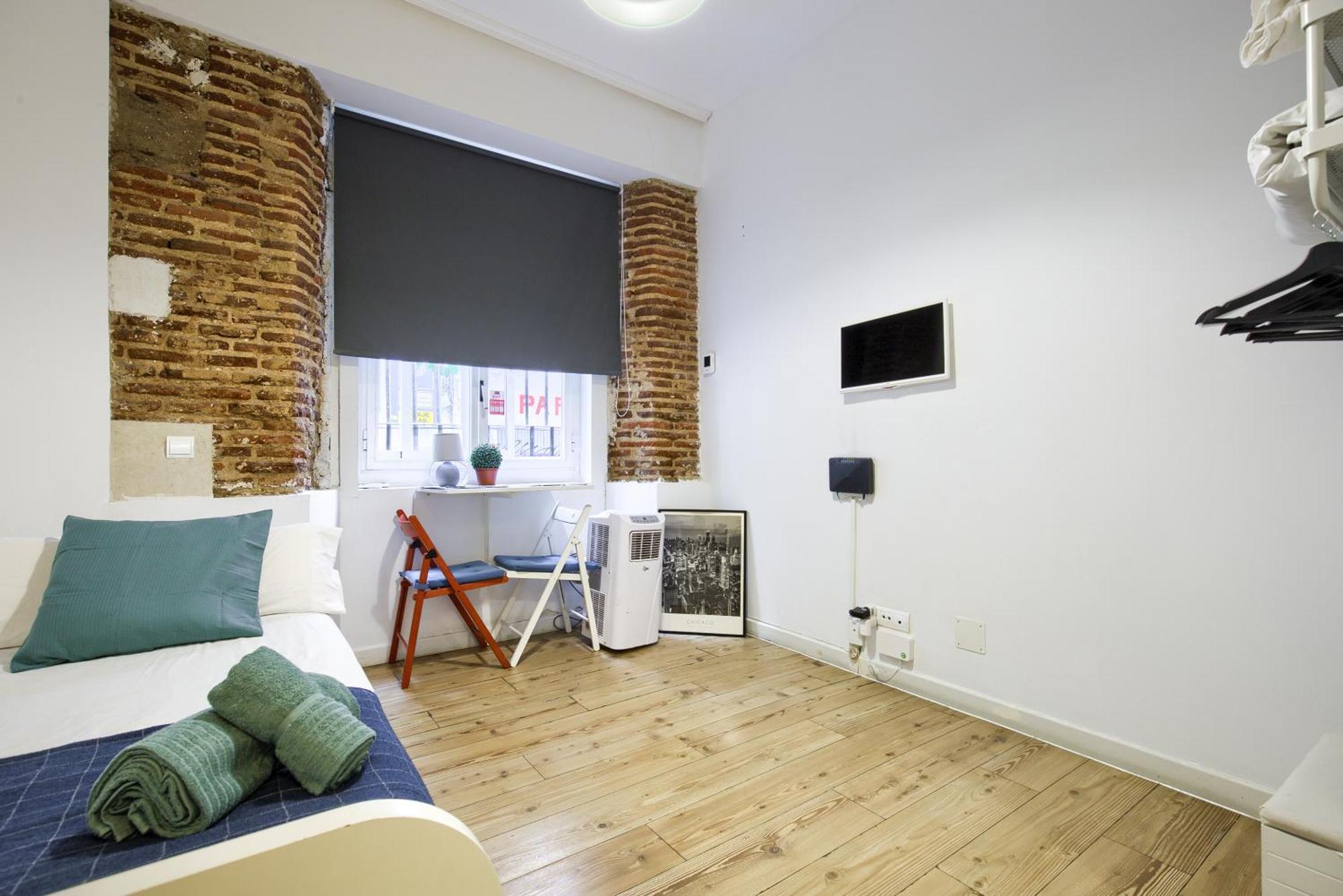 Intimo Estudio En Madrid, Centro, 2Pax, Wifi & Tv Kültér fotó